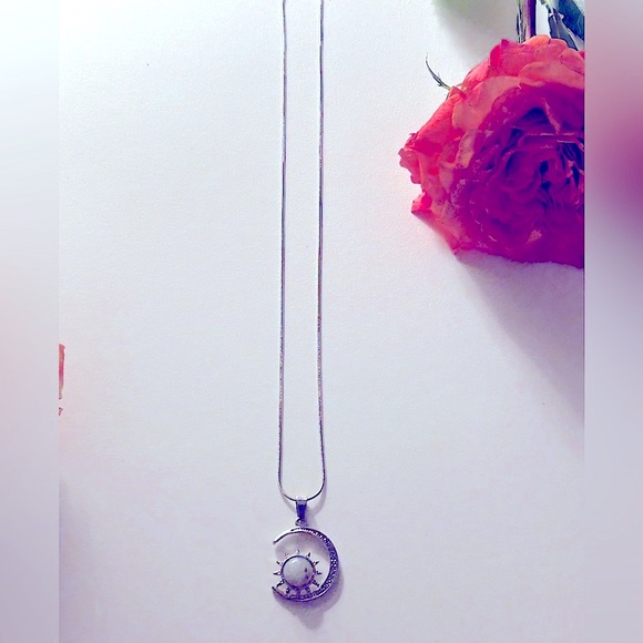 NWOT Necklace Moss Agate Green Crescent Moon .925 Sterling Silverplate chain 18” - Picture 3 of 5